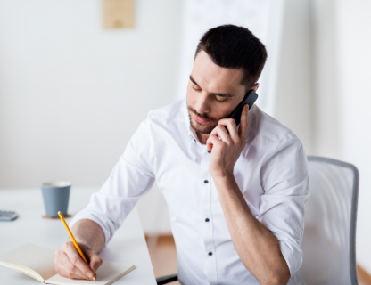 Conversation téléphonique en anglais : le guide pour vous lancer